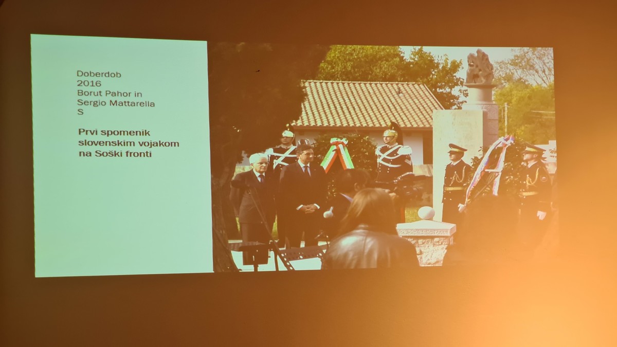 Pri založbi Družina je izšlo 5. poročilo Komisije Vlade RS za reševanje vprašanj prikritih grobišč, z naslovom Pravica do groba. Predstavitve se je udeležil tudi predsednik Državnega sveta RS, Alojz Kovšca<br>(Avtor: Milan Skledar)
