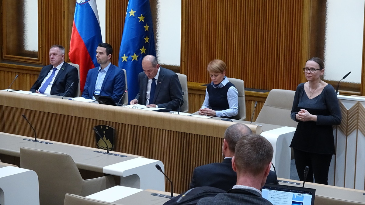 Skupna novinarska konferenca predsednikov strank nove vlade<br>(Avtor: Milan Skledar)