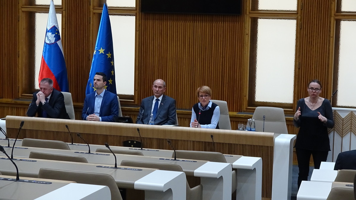 Skupna novinarska konferenca predsednikov strank nove vlade<br>(Avtor: Milan Skledar)