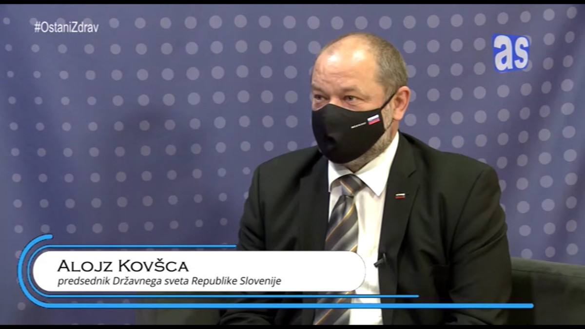 Alojz Kovšca, predsednik DS na pogovorni oddaji Klepetalnica na Tv AS<br>(Avtor: Milan Skledar)
