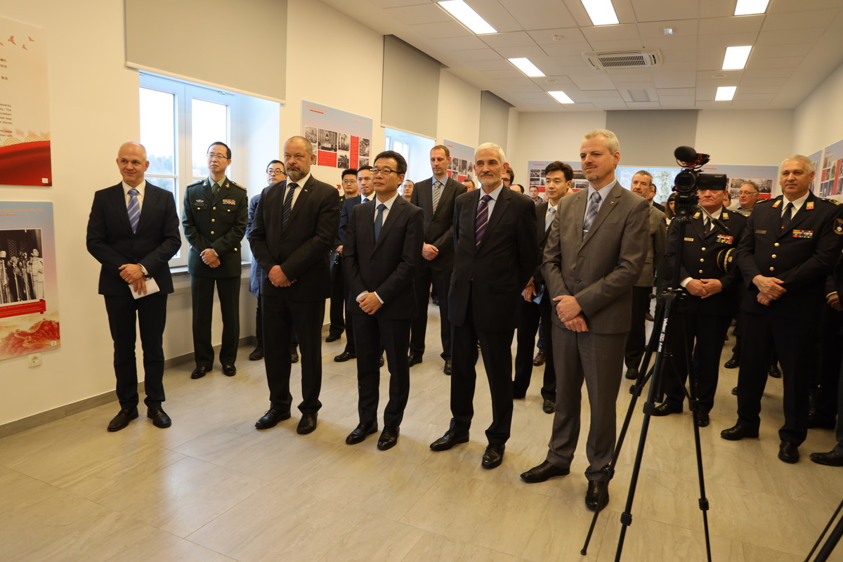 Slavnostni gostje na prireditvi<br>(Avtor: Milan Skledar)
