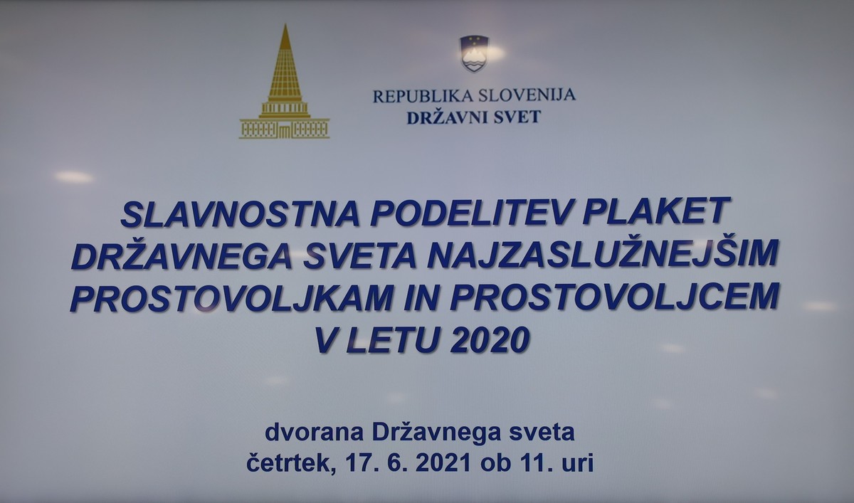 Podelitev plaket najzaslužnejšim prostovoljkam in prostovoljcem za leto 2020<br>(Avtor: Milan Skledar)