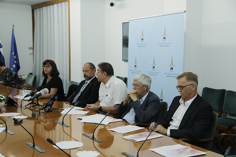 Novinarska konferenca Združenja frank in Državnega sveta RS, 6. 9. 2019 <br>(Avtor: Milan Skledar)