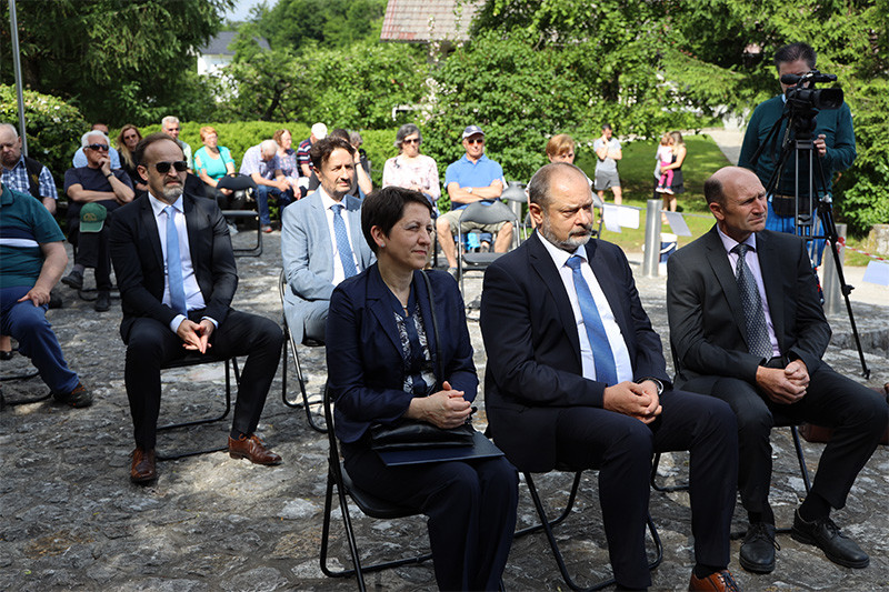 Slovesnost ob 40-letnici društva GEOSS in 30. obletnici RS v Vačah<br>(Avtor: Milan Skledar)