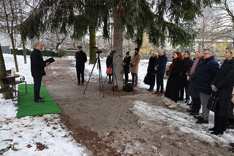 Alojz Kovšca, predsednik Državnega sveta RS je bil slavnostni govornik ob 10. obletnici smrti Václava Havla, češkega politika, pisatelja in dramatika <br>(Avtor: Milan Skledar)