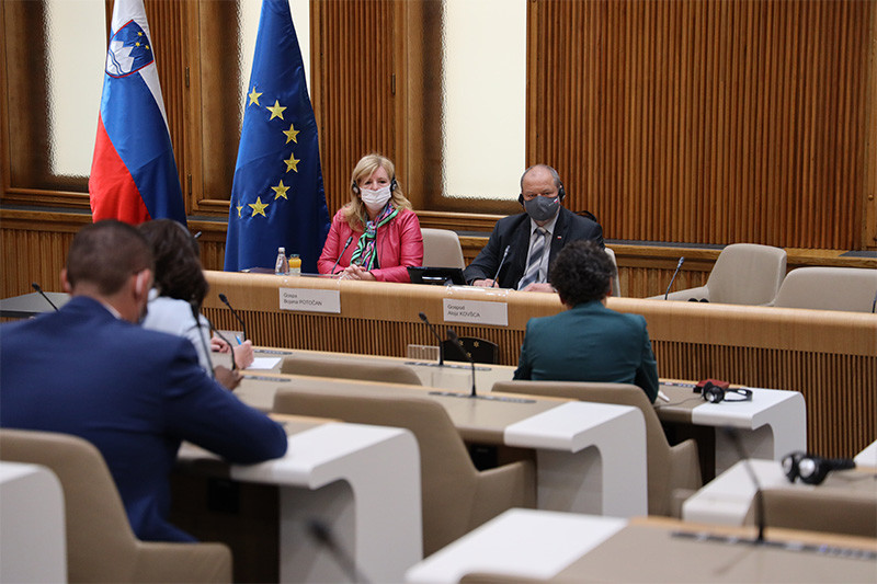Predsednik Državnega sveta RS Alojz Kovšca in državna svetnica Bojana Potočan sta sprejela delegacijo Odbora za državljanske svoboščine, pravosodje in notranje zadeve (LIBE) Evropskega parlamenta.<br>(Avtor: Milan Skledar)
