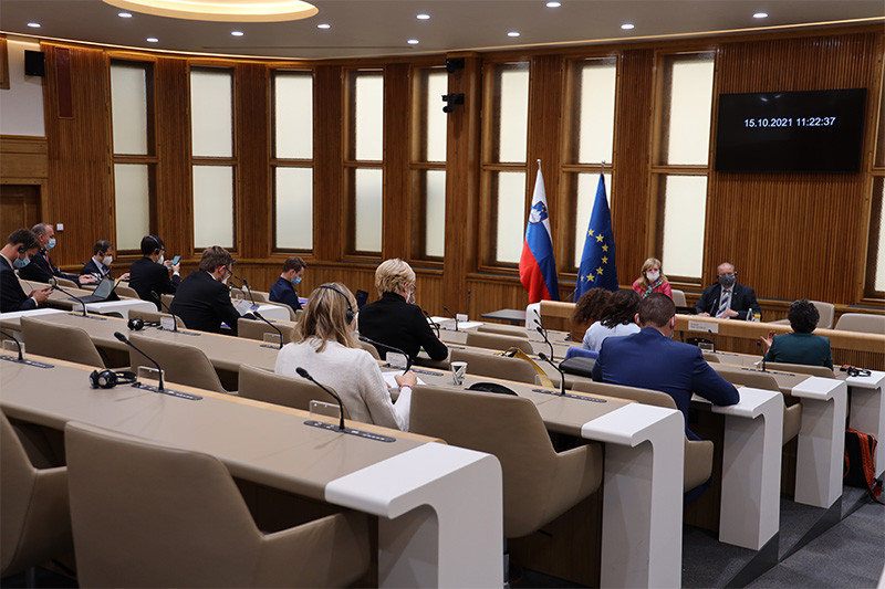 Predsednik Državnega sveta RS Alojz Kovšca in državna svetnica Bojana Potočan sta sprejela delegacijo Odbora za državljanske svoboščine, pravosodje in notranje zadeve (LIBE) Evropskega parlamenta.<br>(Avtor: Milan Skledar)