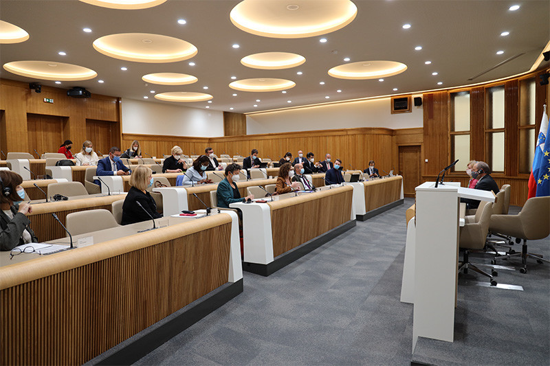 Predsednik Državnega sveta RS Alojz Kovšca in državna svetnica Bojana Potočan sta sprejela delegacijo Odbora za državljanske svoboščine, pravosodje in notranje zadeve (LIBE) Evropskega parlamenta.<br>(Avtor: Milan Skledar)