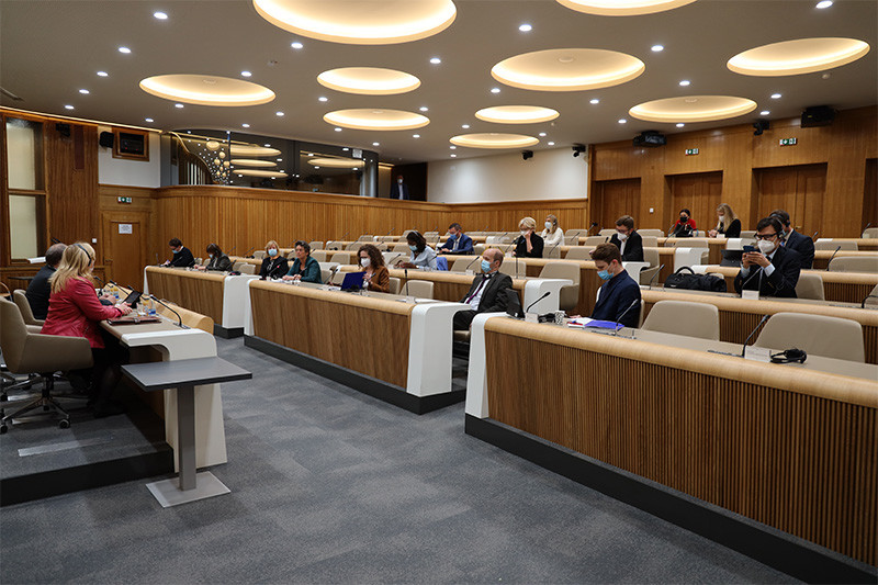 Predsednik Državnega sveta RS Alojz Kovšca in državna svetnica Bojana Potočan sta sprejela delegacijo Odbora za državljanske svoboščine, pravosodje in notranje zadeve (LIBE) Evropskega parlamenta.<br>(Avtor: Milan Skledar)