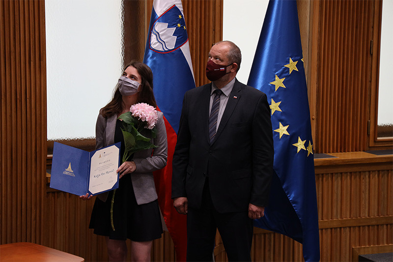 Katja Fon Mervič, prejemnica plakete Državnega sveta RS najzaslužnejšim prostovoljkam in prostovoljcem za leto 2020<br>(Avtor: Milan Skledar)