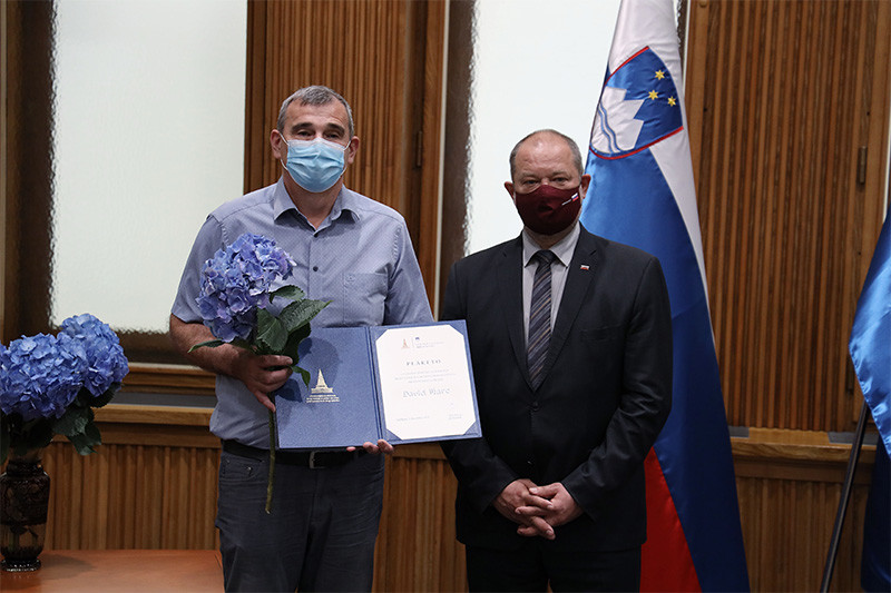 Podelitev plaket najzaslužnejšim prostovoljkam in prostovoljcem za leto 2020<br>(Avtor: Milan Skledar)