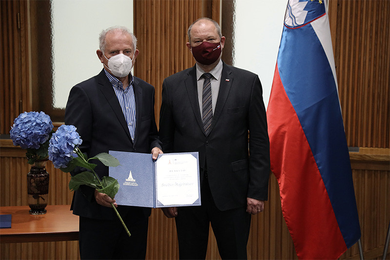 Podelitev plaket najzaslužnejšim prostovoljkam in prostovoljcem za leto 2020<br>(Avtor: Milan Skledar)