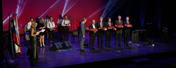 Podelitvena ceremonija na slovesni akademiji ob 100-letnici elektrotehnike v Sloveniji, 2019<br>(Avtor: Milan Skledar)