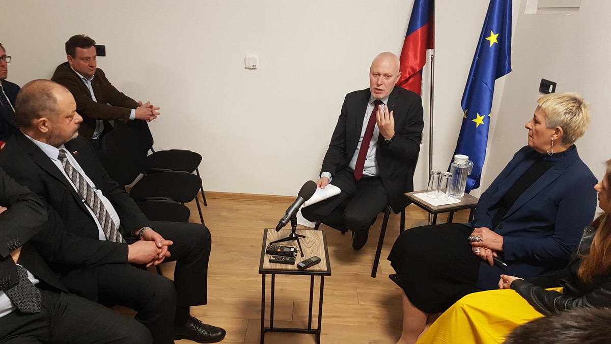 Okrogla miza: Evropska minimalna plača, z gostiteljem Milanom Brglezom, evropskim poslancem<br>(Avtor: Milan Skledar)