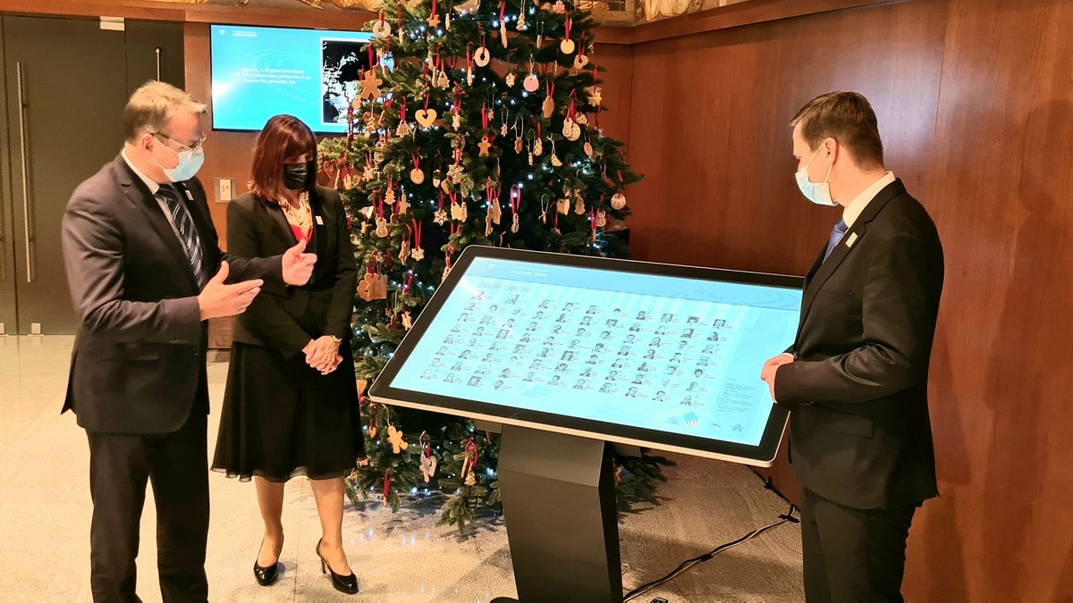 Otvoritev interaktivnega zaslona o najpomembnejših dogodkih na osamosvojitveni poti RS, 30-obletnica plebiscita<br>(Avtor: Milan Skledar)