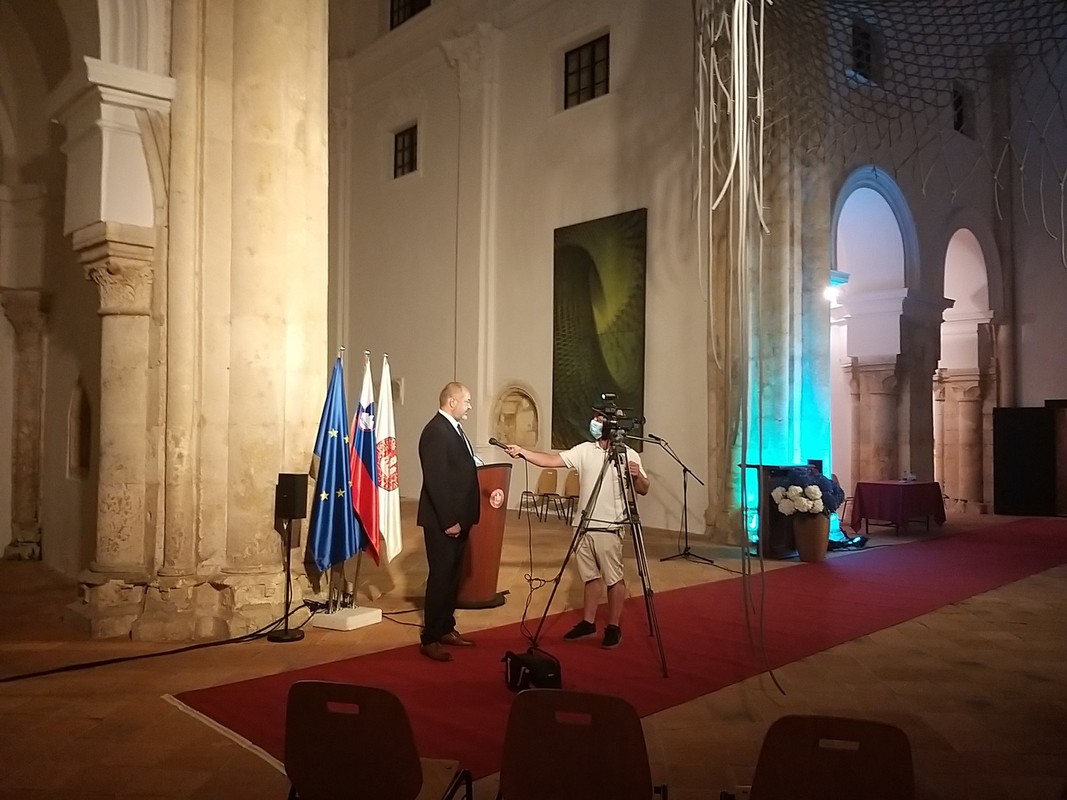 Intervju s predsednikom Državnega sveta RS Alojzem Kovšco<br>(Avtor: Zofija Hafner)
