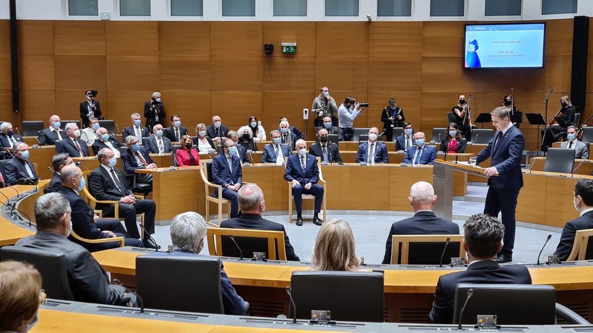  Slavnostna seja v Državnem zboru ob dnevu samostojnosti in enotnosti<br>(Avtor: Milan Skledar)