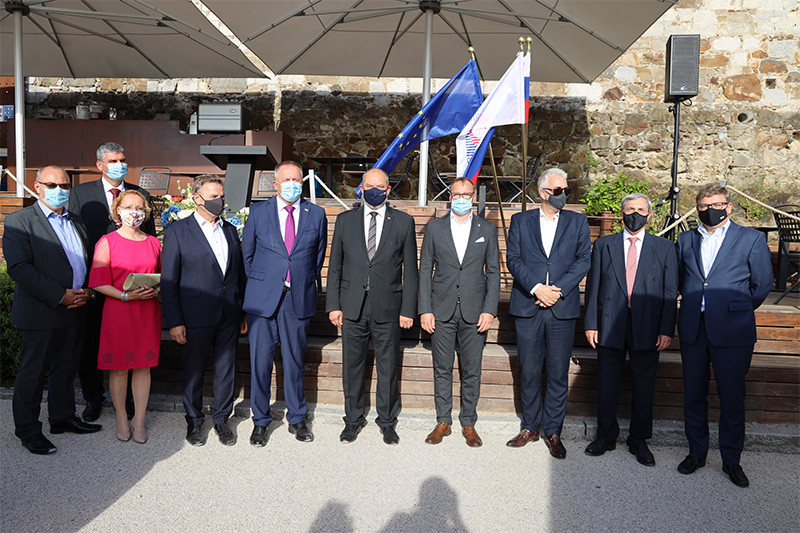  Poletni sprejem Obrtno-podjetniške zbornice Slovenije<br>(Avtor: Milan Skledar)