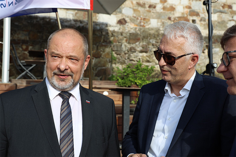  Predsednik DS RS Alojz Kovšca in državni svetnik Mitja Gorenšček. oletni sprejem Obrtno-podjetniške zbornice Slovenije<br>(Avtor: Milan Skledar)