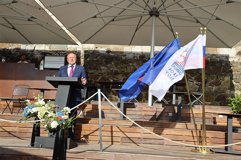 Zdravko Počivalšek, minister za gospodarski razvoj in tehnologijo. Poletni sprejem Obrtno-podjetniške zbornice Slovenije<br>(Avtor: Milan Skledar)