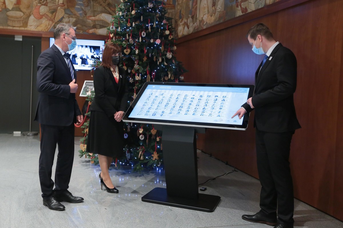 Otvoritev interaktivnega zaslona o najpomembnejših dogodkih na osamosvojitveni poti RS, 30-obletnica plebiscita<br>(Avtor: Matija Sušnik)