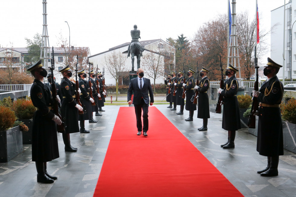 Izjavi ministra za obrambo, mag. Mateja Tonina in predsednika Državnega sveta RS Alojza Kovšce