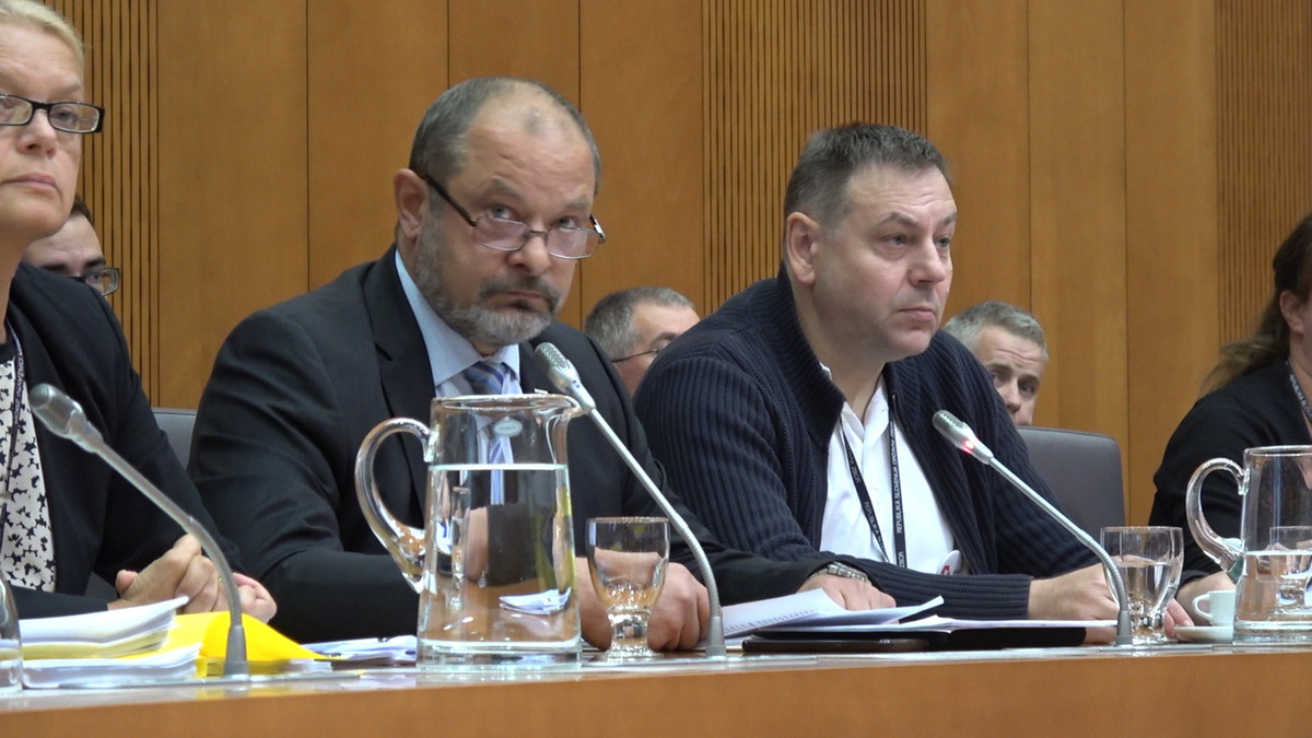 Alojz Kovšca, predcsednik Državnega sveta RS in Matjaž Sušnik, predsednik Združenja Frank na 14. seji odbora Državnega zbora za finance<br>(Avtor: Milan Skledar)
