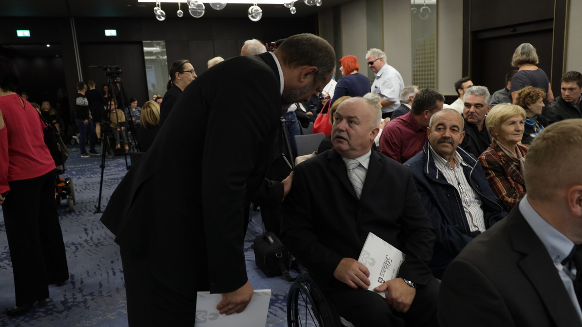Danijel Kastelic, državni svetnik in Alojz Kovšca, predsednik Državnega Sveta na 50. obletnici Društva distrofikov Slovenije<br>(Avtor: Milan Skledar)