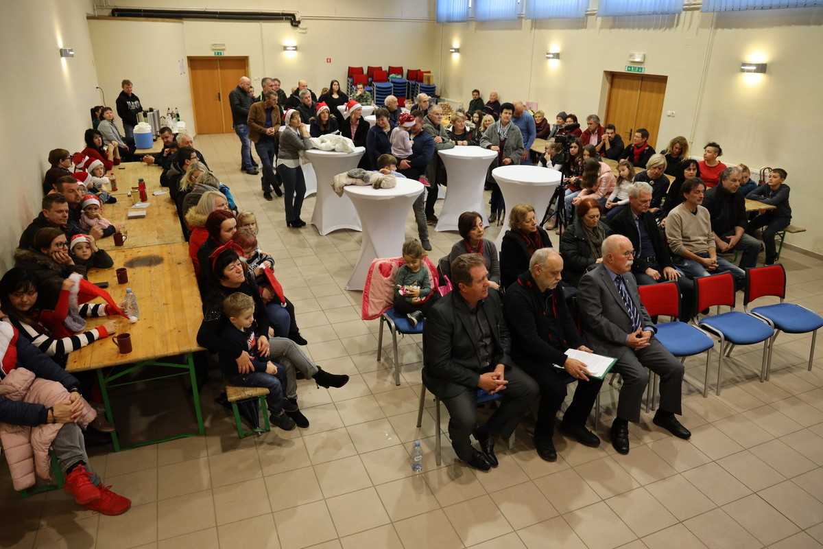 Obiskovalci prireditve<br>(Avtor: Milan Skledar)