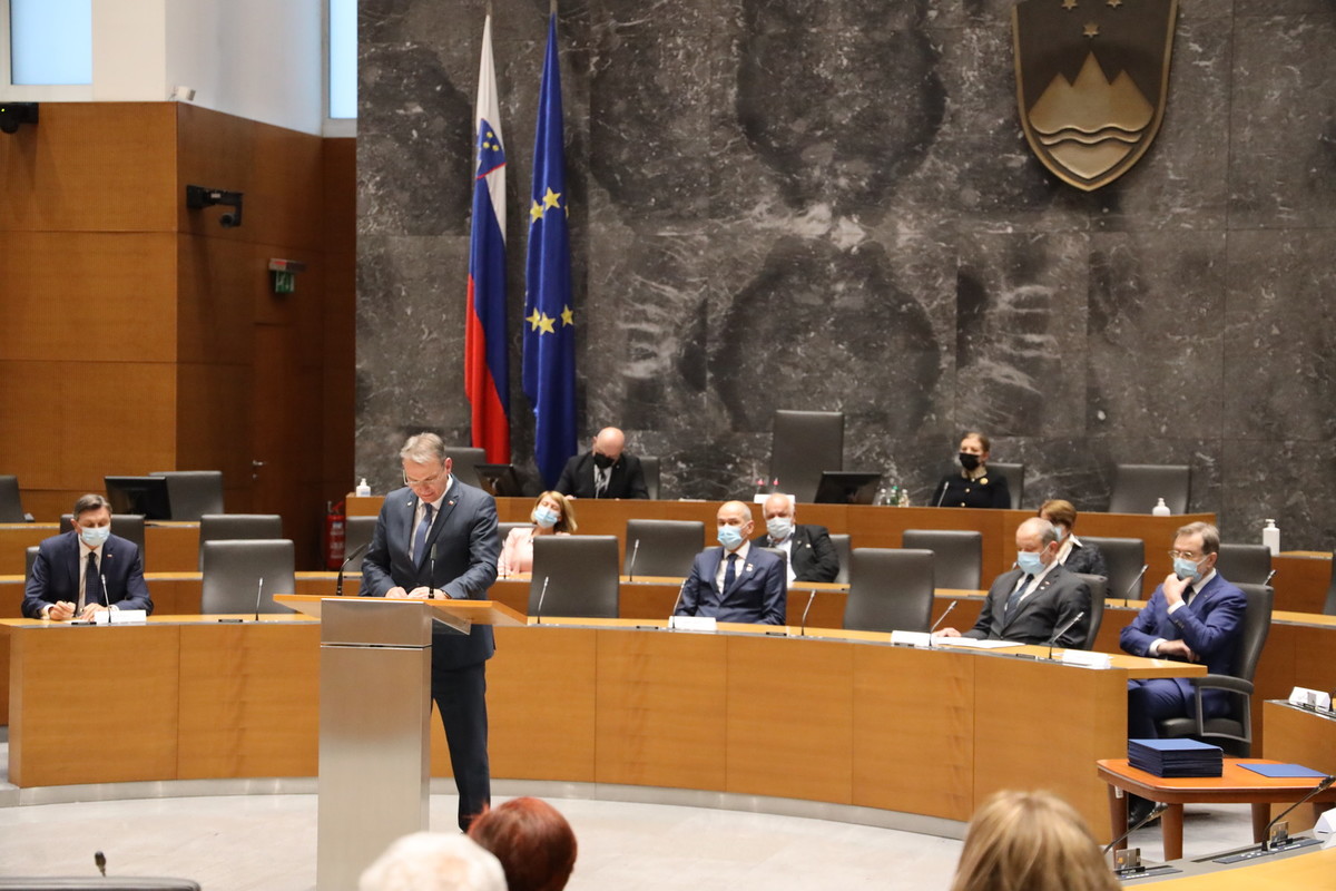Slavnostna akademija Društva poslancev 90, 2021<br>(Avtor: Milan Skledar)
