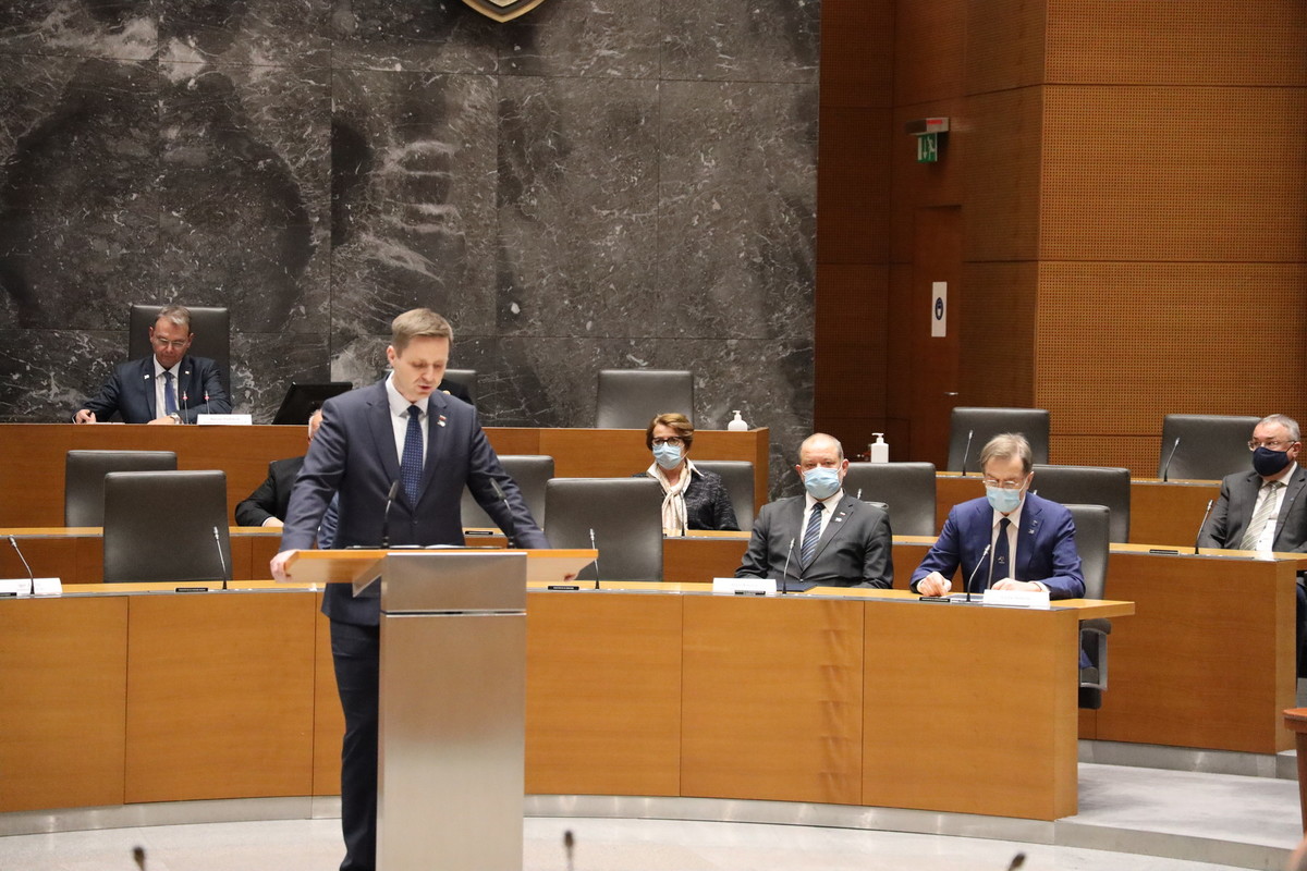 Slavnostna akademija Društva poslancev 90, 2021<br>(Avtor: Milan Skledar)
