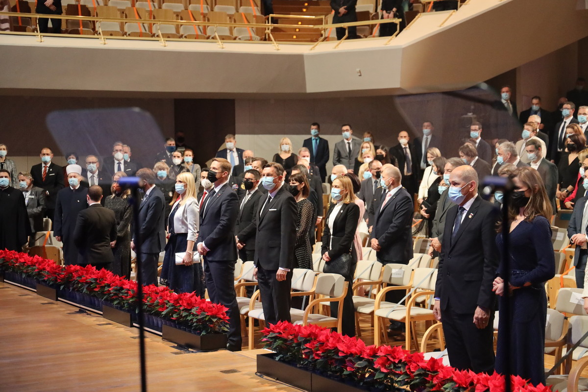  Državna proslava ob dnevu samostojnosti in enotnosti<br>(Avtor: Milan Skledar)