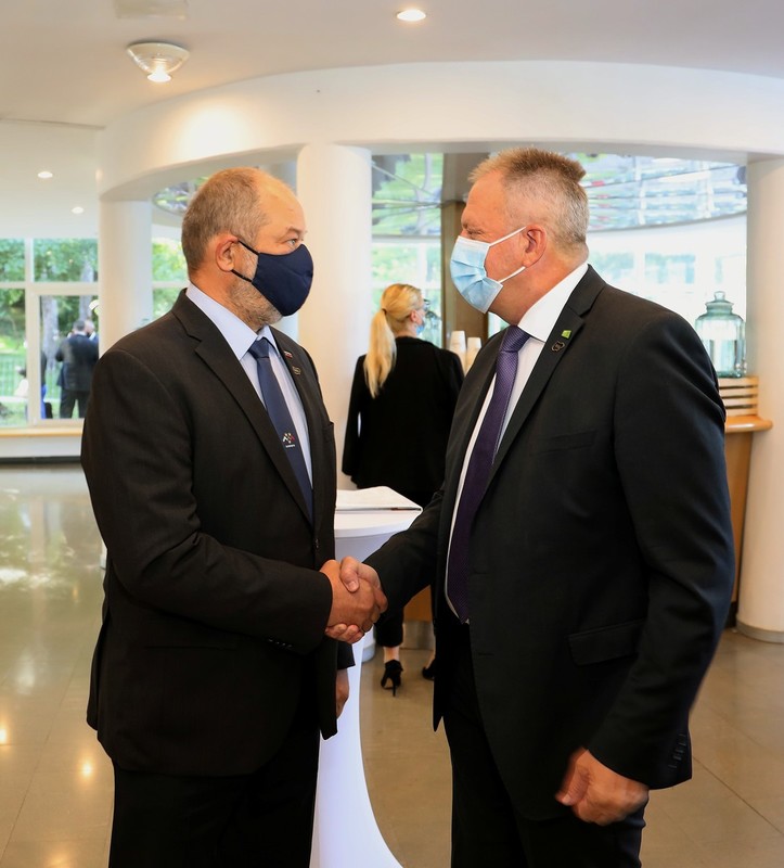 Alojz Kovšca, predsednik Državnega sveta RS in Zdravko Počivalšek, minister za gospodarski razvoj in tehnologijo<br>(Avtor: Milan Skledar)