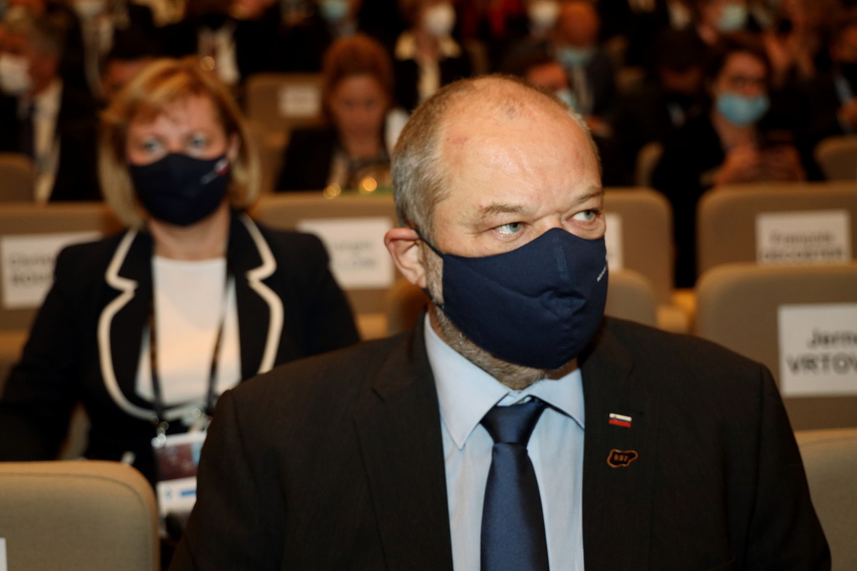 Alojz Kovšca, predsednik Državnega sveta RS, prihod na 16. Blejski strateški forum<br>(Avtor: Milan Skledar)