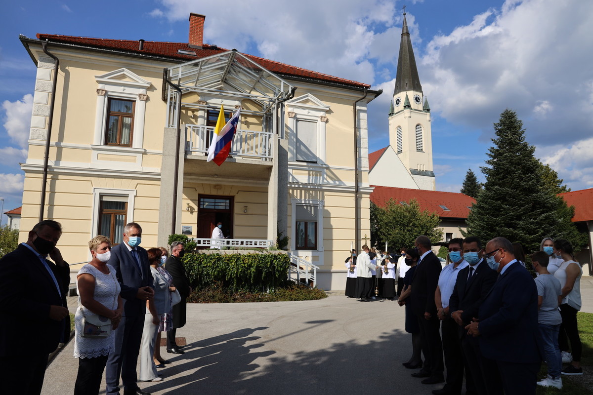 15. obletnica škofije Murska Sobota, 30. obletnica samostojnosti RS in 102. obletnica združitve Prekmurja z matično domovino<br>(Avtor: Milan Skledar)