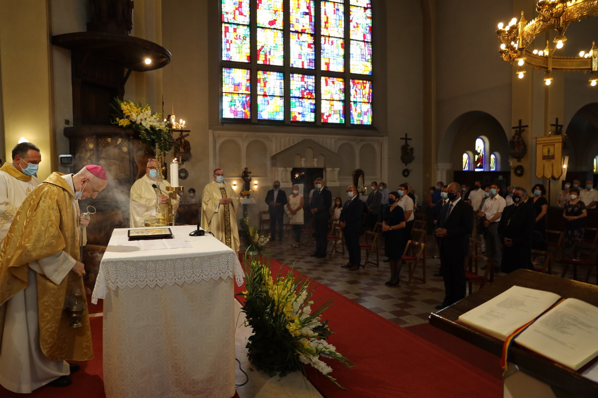 15. obletnica škofije Murska Sobota, 30. obletnica samostojnosti RS in 102. obletnica združitve Prekmurja z matično domovino<br>(Avtor: Milan Skledar)
