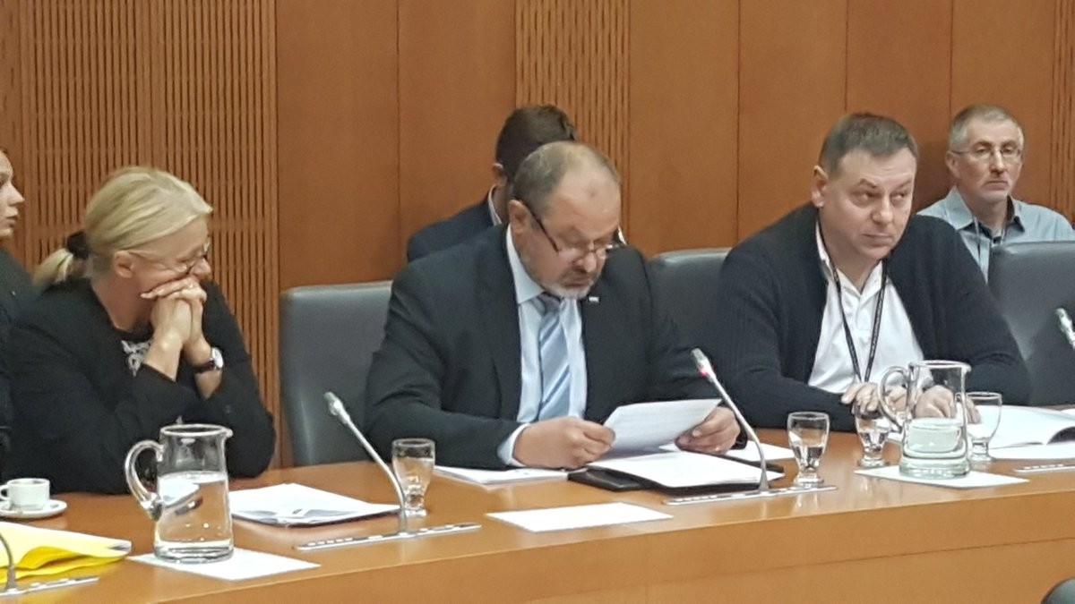 Alojz Kovšca, predcsednik Državnega sveta RS in Matjaž Sušnik, predsednik Združenja Frank na 14. seji odbora Državnega zbora za finance<br>(Avtor: Milan Skledar)