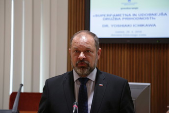 Alojz Kovšca, predsednik DS, Predavanje dr. Yoshiakija Ichikawe v DS RS<br>(Avtor: Milan Skledar)