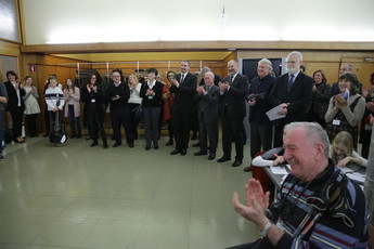 Na razstavi z naslovom ''Slovenska književnost na znamkah''.<br>(Avtor: Milan Skledar)