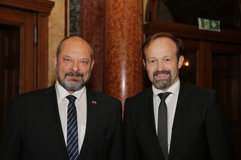 Alojz Kovšca, predsednik DS in Rajko Meserko, Vršilec dolžnosti ravnatelja SNG Opera in balet na stoletnici orkestra SNG Opera in balet<br>(Avtor: Milan Skledar)