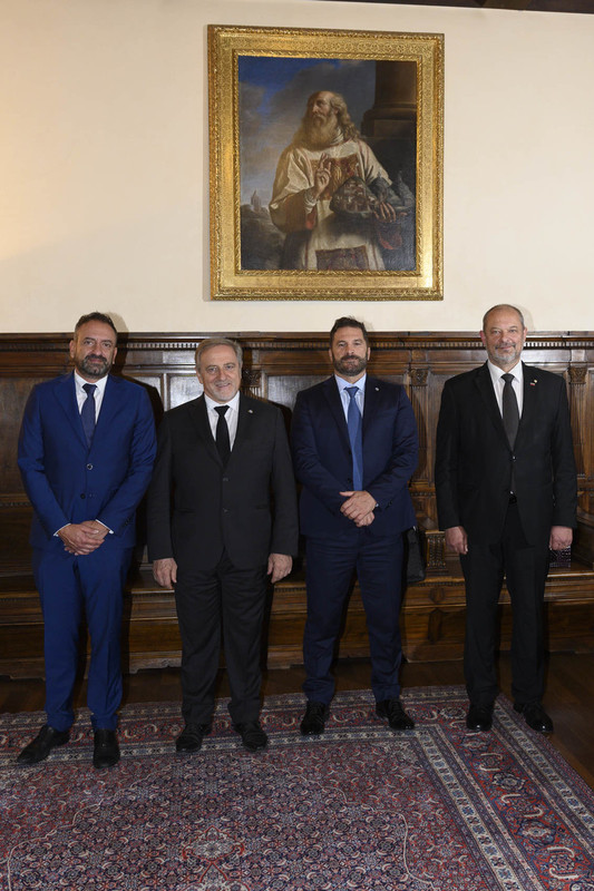 Kapitana Gian Carlo Venturini in Marco Nicolin ter zunanji minister Luca Beca in predsednik Državnega sveta RS Alojz Kovšcari<br>(Avtor: MW)