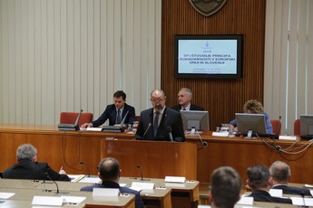 Alojz Kovšca, predsednik Državnega sveta na posvetu: Spoštovanje principa subsidiarnosti v Evropski uniji in Sloveniji <br>(Avtor: Milan Skledar)