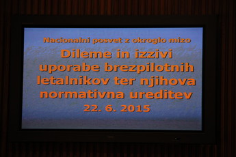 Dileme in izzivi uporabe brezpilotnih letalnikov 2015