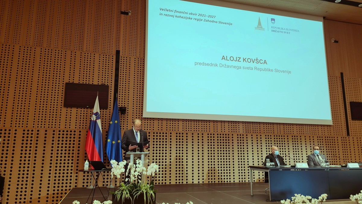 Alojz Kovšca, predsednik Državnega sveta RS na posvetu Večletni finančni okvir 2021 - 2027<br>(Avtor: Milan Skledar)