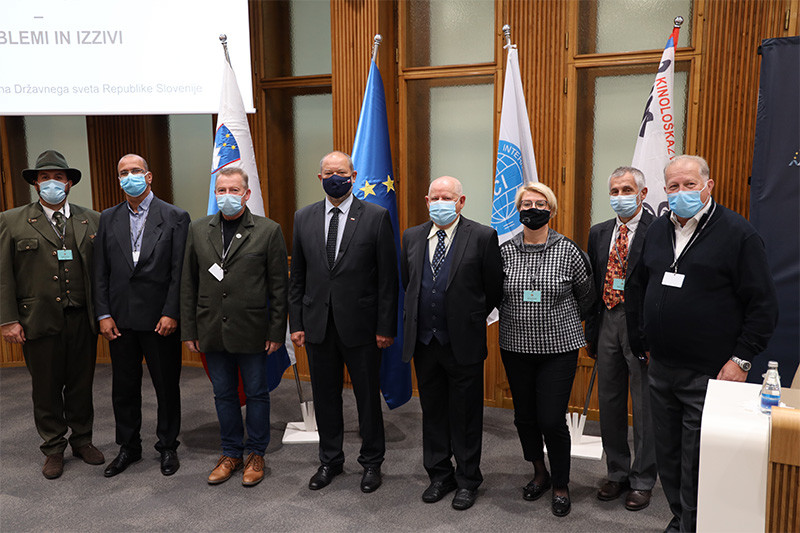 Posvet: Mesto kinologije v sodobni družbi - problemi in vprašanja<br>(Avtor: Milan Skledar)