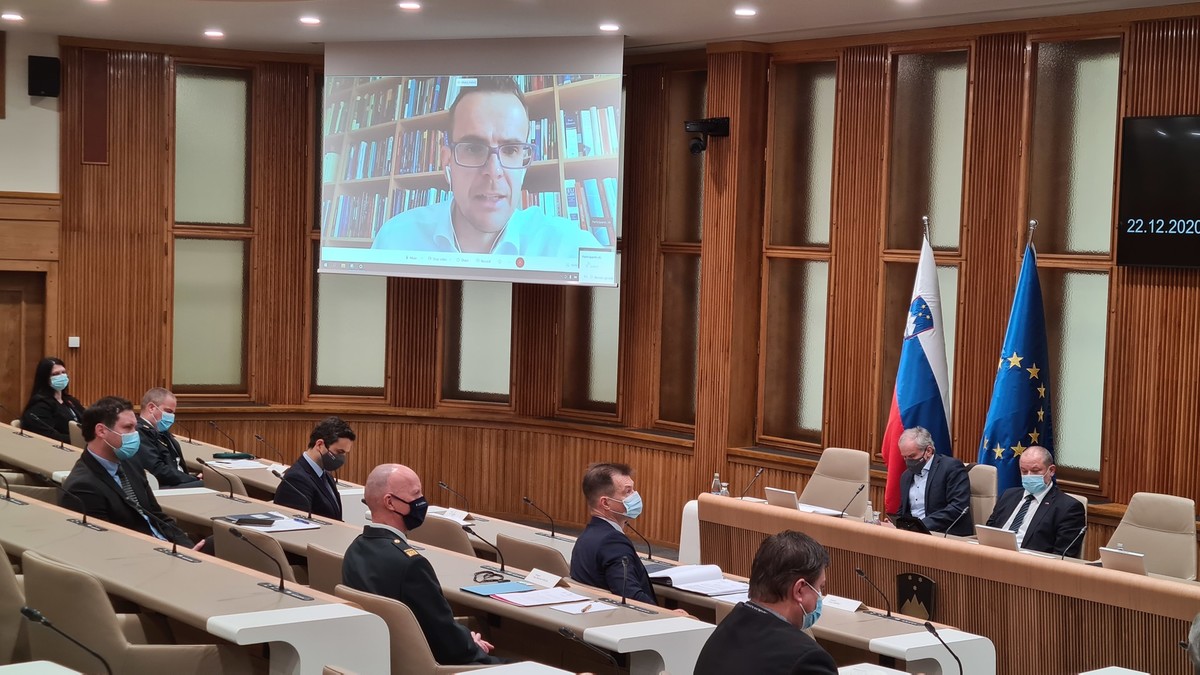 prof.dr. Matej Avbelj, profesor za evropsko pravo na Fakulteti za državne in evropske študije na posvetu o nujnosti investicij v Slovensko vojsko (SV) v DS, 2020<br>(Avtor: Milan Skledar)
