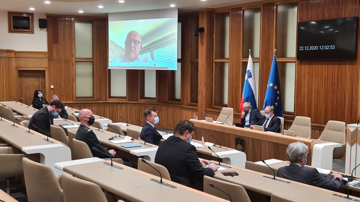 dr. Klemen Grošelj, poslanec Evropskega parlamenta na posvetu o nujnosti investicij v Slovensko vojsko (SV) v DS, 2020<br>(Avtor: Milan Skledar)
