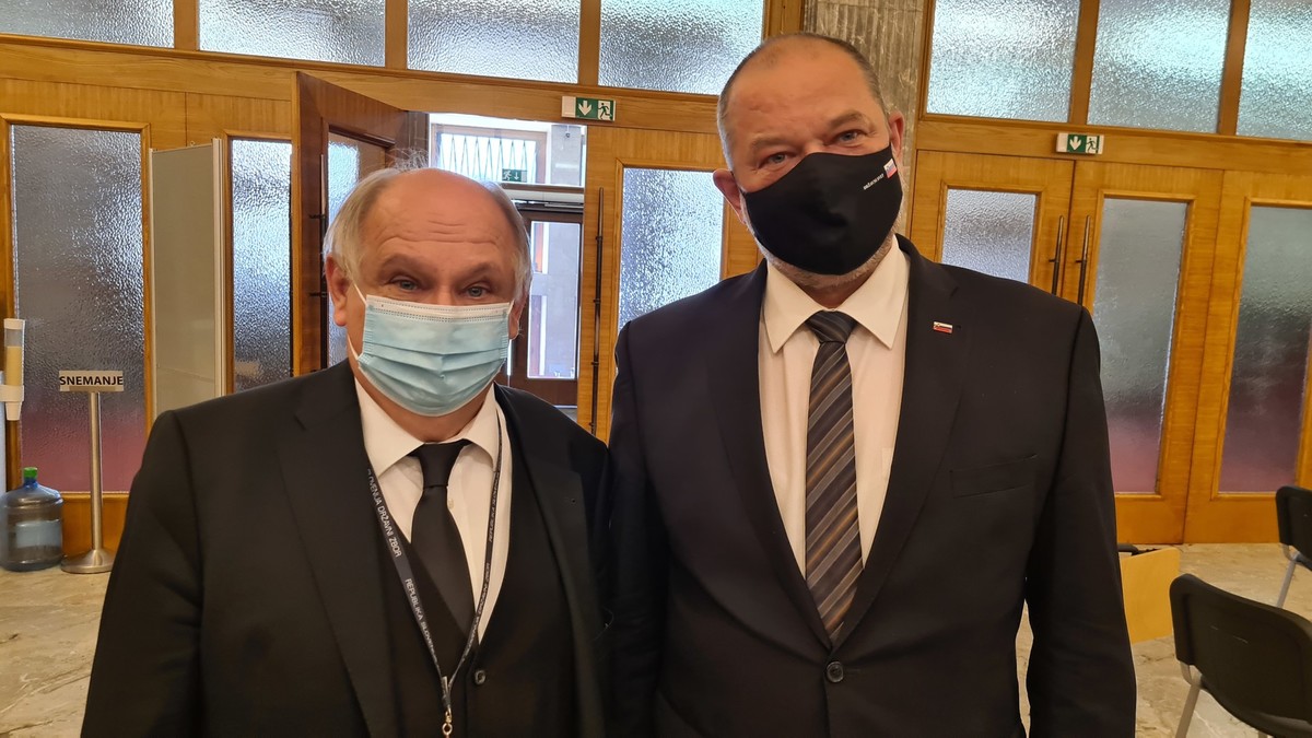 Mag. Geza Filo , nekdanji škof Evangeličanske cerkve v SLO in Alojz Kovšca, predsednik DS RS, Simpozij: 30 let uveljavljanja svobode veroizpovedi v Republiki Sloveniji<br>(Avtor: Milan Skledar)