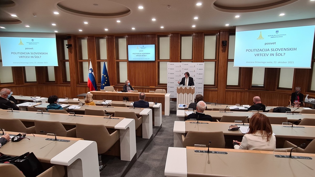 Dr. Mitja Slavinec, državni sekretar, Ministrstvo za izobraževanje, znanost in šport. Posvet Politizacija slovenskih vrtcev in šol?<br>(Avtor: Milan Skledar)