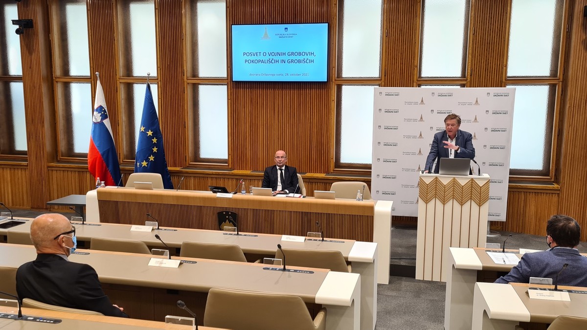 Zgodovinar Mitja Ferenc. Posvet o vojnih grobovih, pokopališčih in grobiščih<br>(Avtor: Milan Skledar)